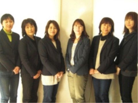 ハーモネート安心ハウスのスタッフ。経験豊富なスタッフが沢山おりますので、安心して毎日をお過ごしいただけます。