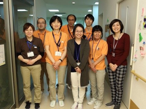 「ココファン立川」スタッフ一同。皆様のご入居を心よりお待ちしております。