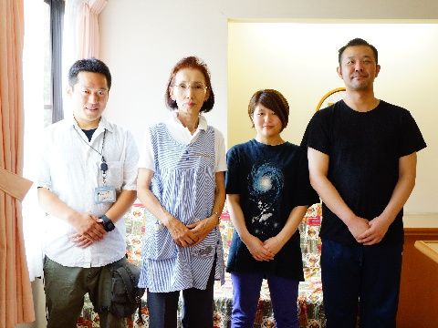 施設のスタッフさんの集合写真。