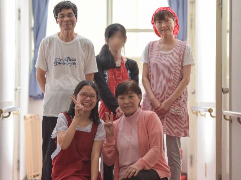 24時間体制で常勤しているスタッフたち。また個々に合わせた体調管理などのケアにも対応しているので安心。