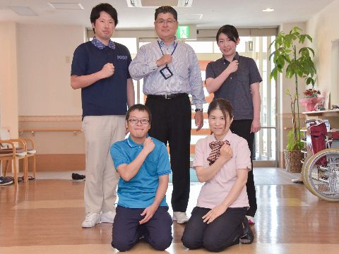ケアポート箱崎のスタッフインタビュー。経験の豊富なスタッフが毎日皆様に寄り添って介護・サポートをしてまいります。