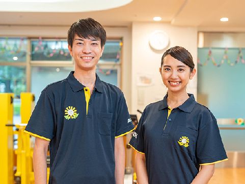「みんなの家・熊谷銀座」スタッフ集合写真。皆様の安全かつ快適な生活は私たちにお任せを！