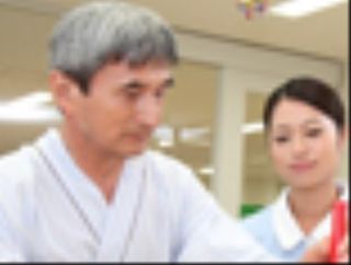 「ケアハウス 黎明の里」入居者様がリハビリをしている様子。