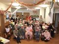「ここから中川西」のクリスマス。サンタに扮してお楽しみいただける。