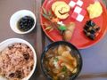 「サンリビングたいよう」の正月。おせち料理を召し上がっていただけます。