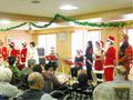 ロケアホーム鎌倉のクリスマス会。毎年恒例のクリスマスでは、スタッフと入居者様が一緒に楽しむ参加型イベントとなっております。