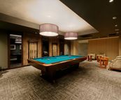 デュオセーヌ国立（ビリヤードラウンジ）