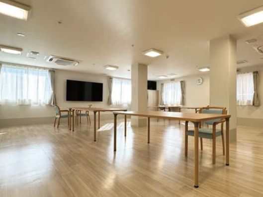 心のこもったケアで、ご家族様も安心。あなたの大切な人を、私たちが支えます。