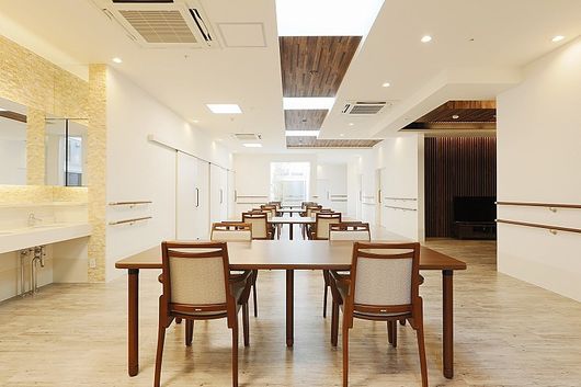 食堂、リビング