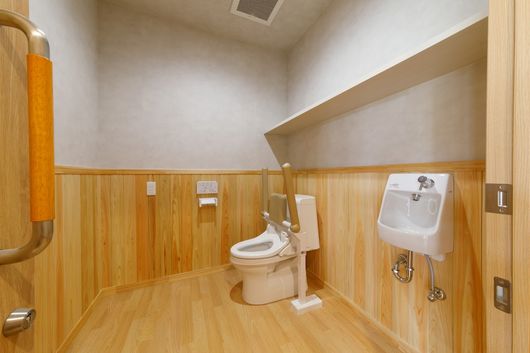 室内は広くて天井高く使い勝手がよい設計にしています