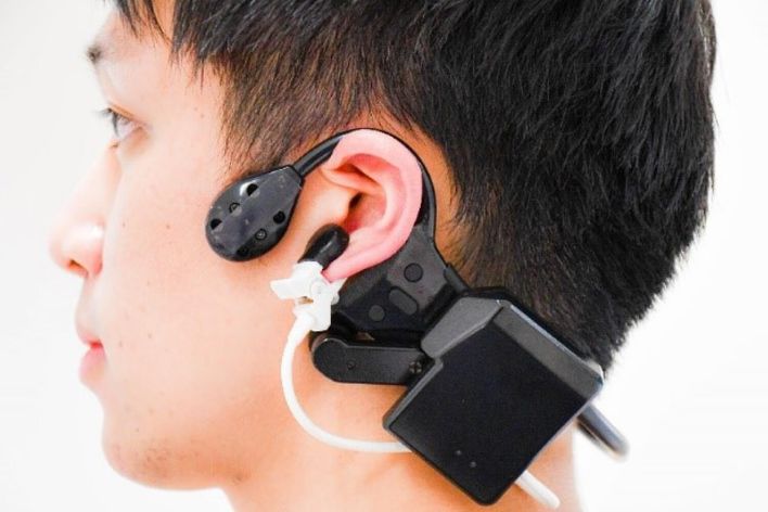 ヘッドセット型ウェアラブルシステム