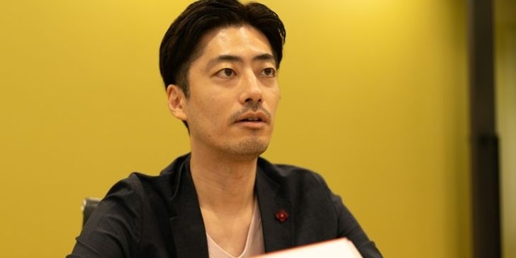 小国士朗氏