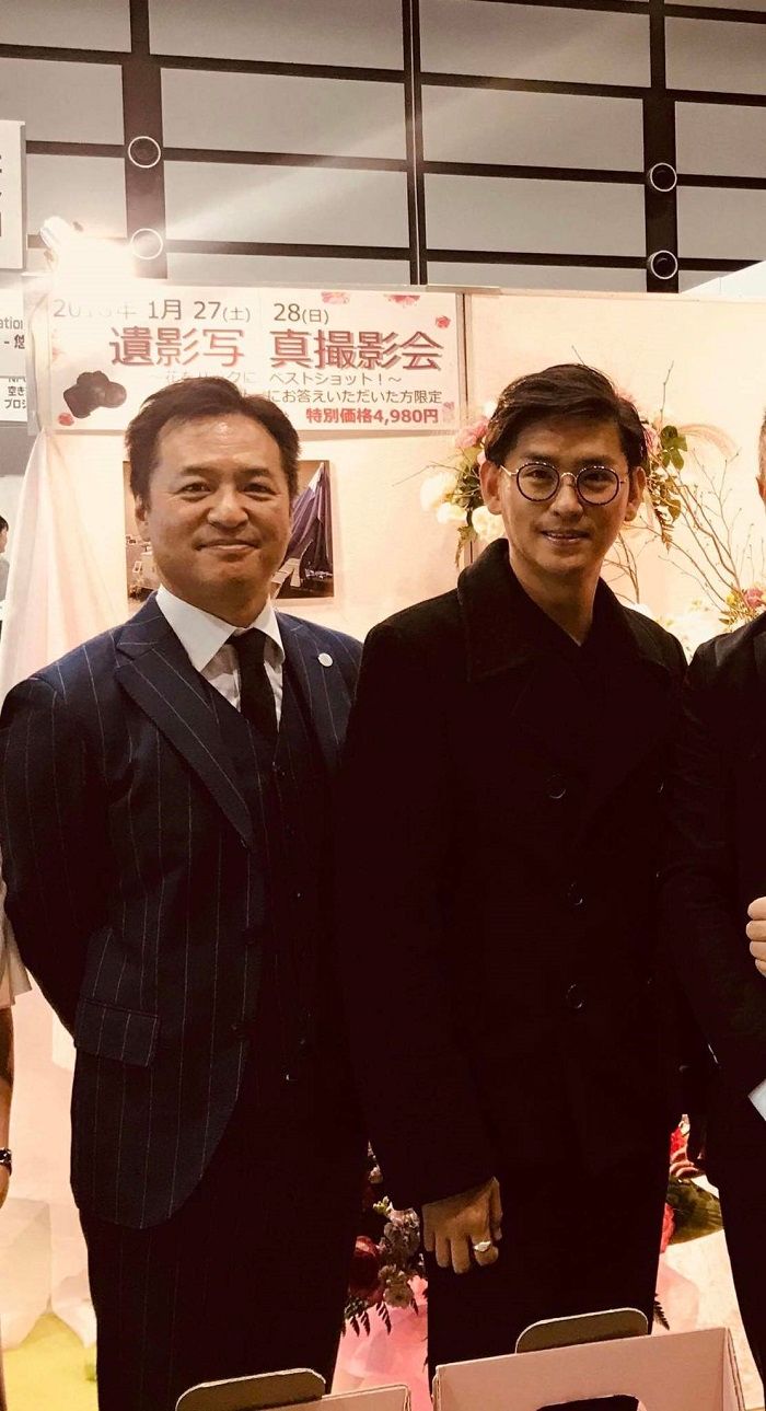 賀集利樹さんと兄の一弥さん