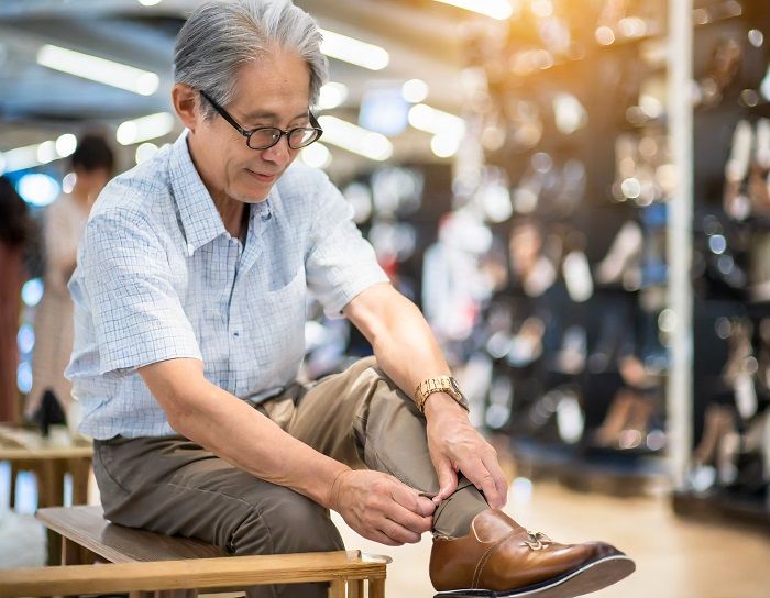 高齢者の靴選びのコツ①】足長だけでなく足幅も重要！「ちょうど良い