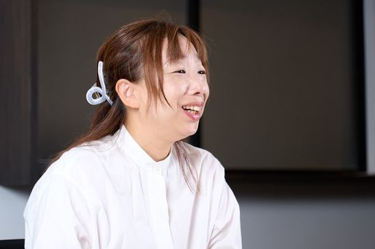取材に答える室津氏