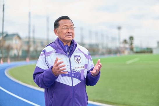 取材に答える大八木総監督