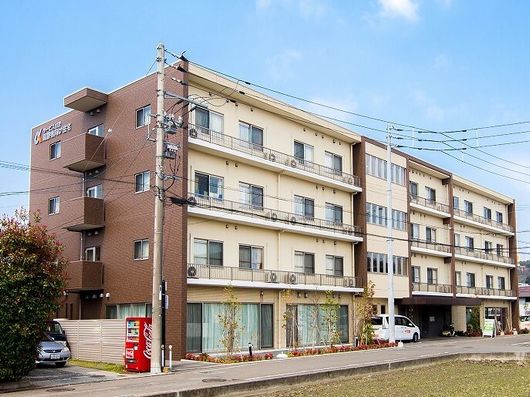 「アルファリビング松山よつば循環器科クリニック前」外観