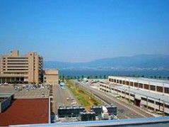 遠くに山が見える風景