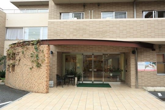 「ライフコミューンふじみ野」外観。地域の方々からも親しみを感じてもらえる施設づくりに励んでいます。