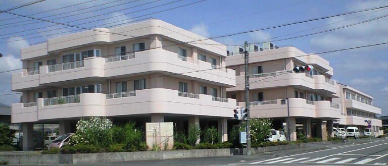 ゆったりとした建物外観