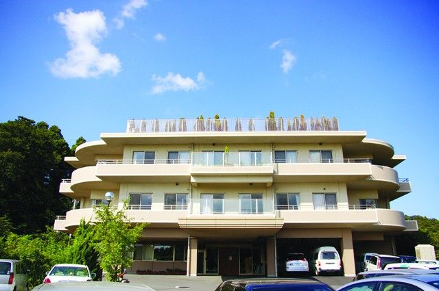 広々とした建物の外観