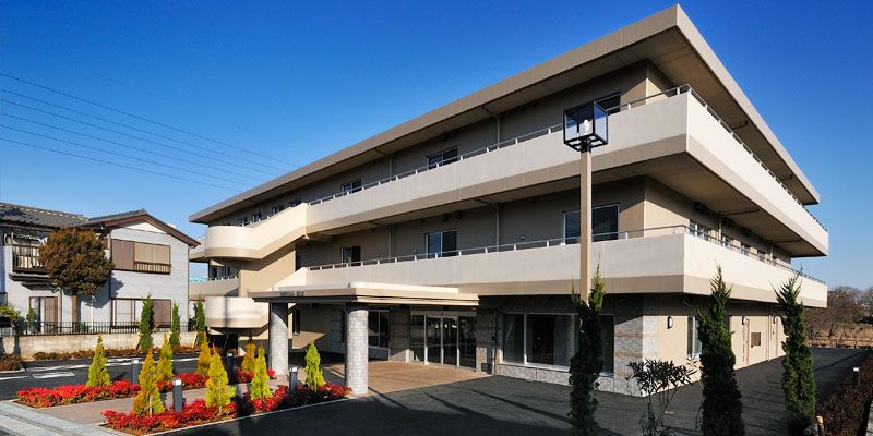 広々とした施設の外観