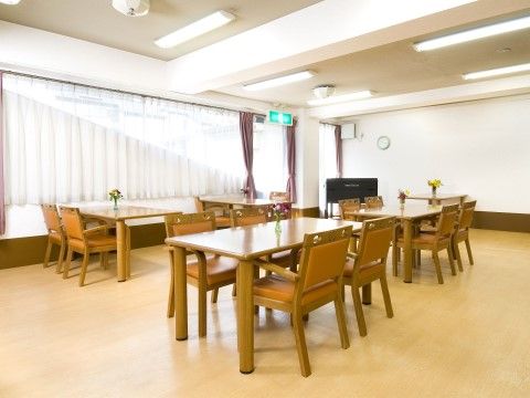 「ライフコミューン綱島」明るく開放感のあるリビング