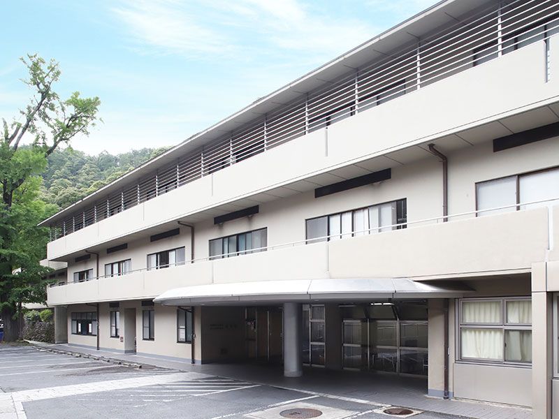 ゆったりとした施設外観