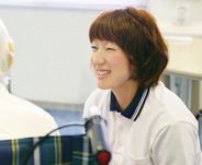 笑顔のスタッフと利用者