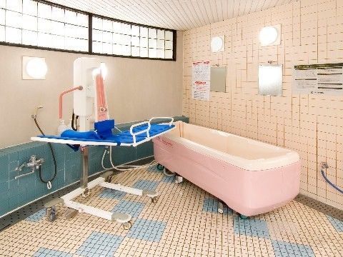 ライフコミューン松風台の機械浴室。充実した浴室環境を整えております。ご負担の少ないご入浴が出来ます。