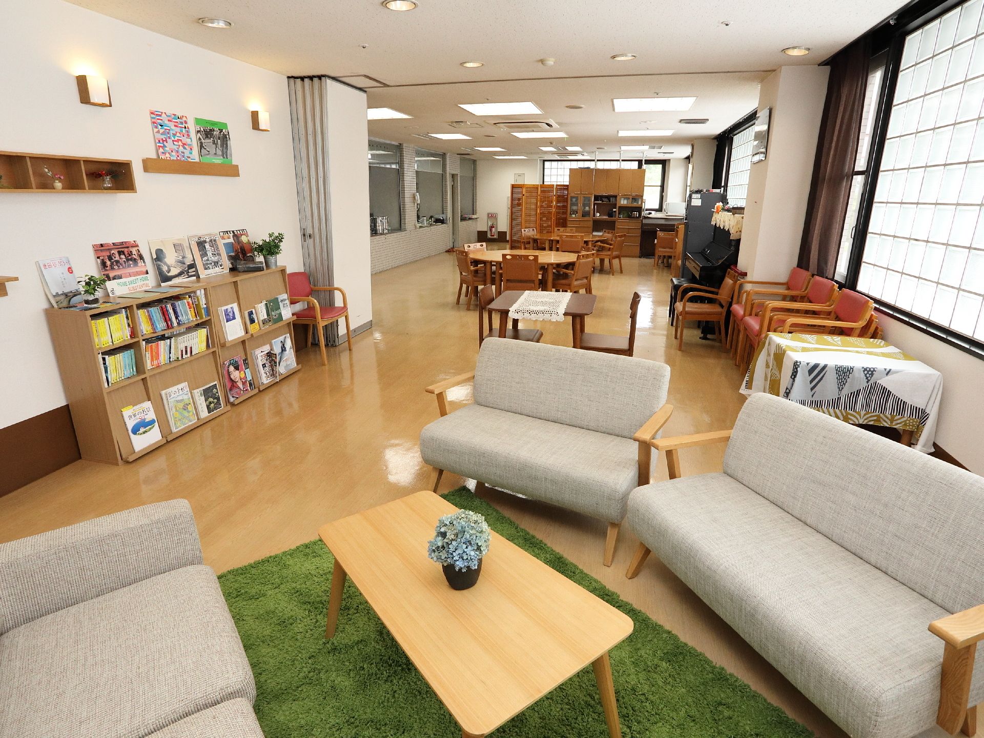 ライフコミューン松風台のレクリエーション。日々のレクリエーションはスタッフと一緒にお取り組みいただけます。
