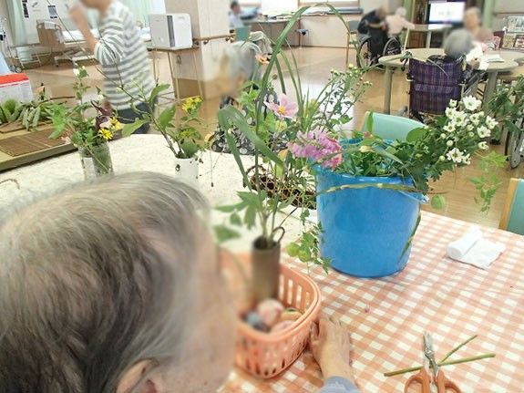 花を楽しむテーブル
