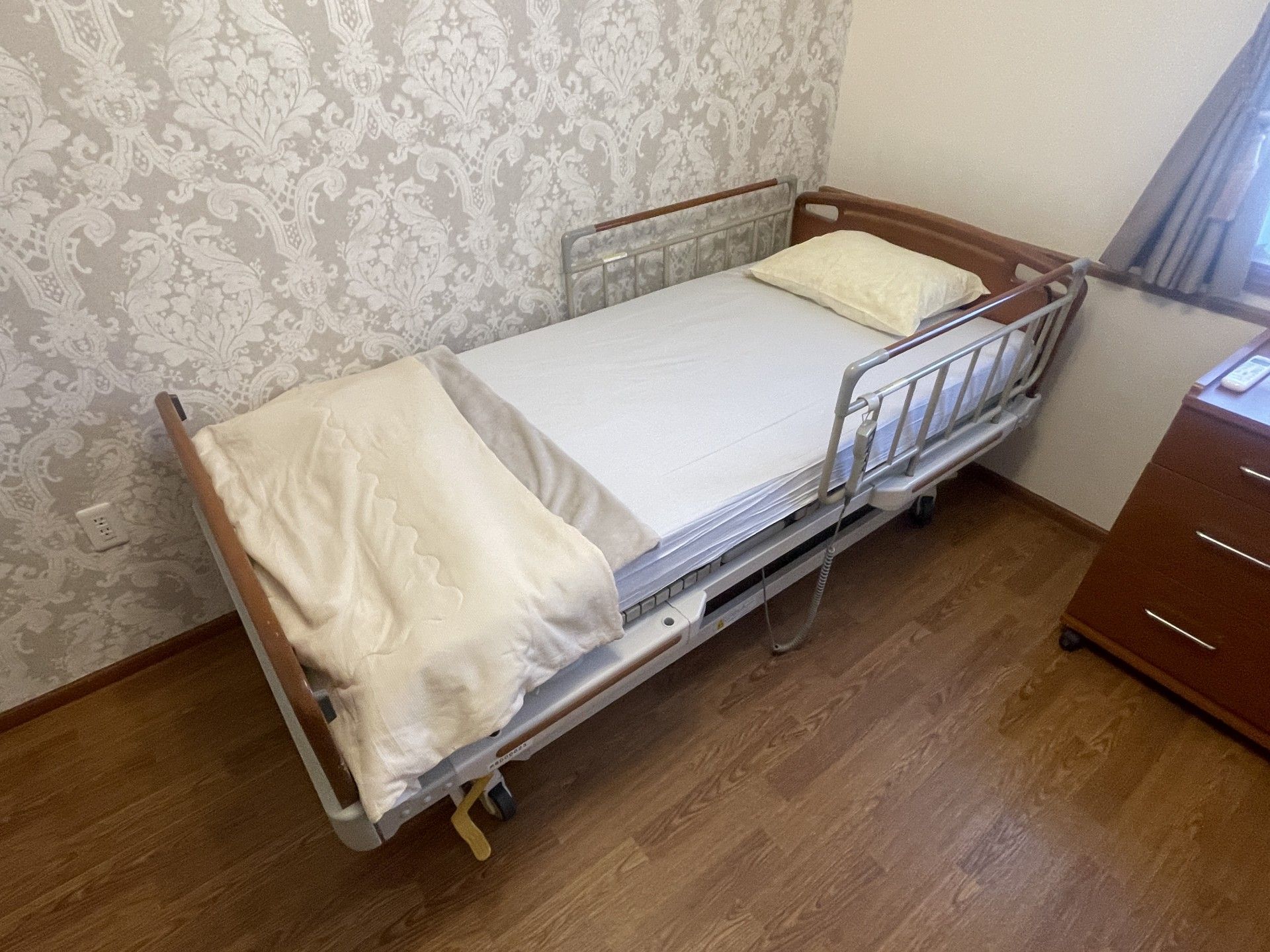 落ち着いた雰囲気の寝室