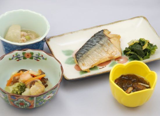 焼き魚と大根の煮物やもずく酢