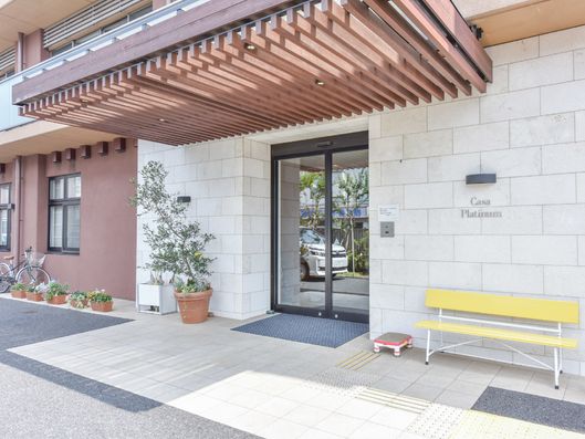 エントランス外観