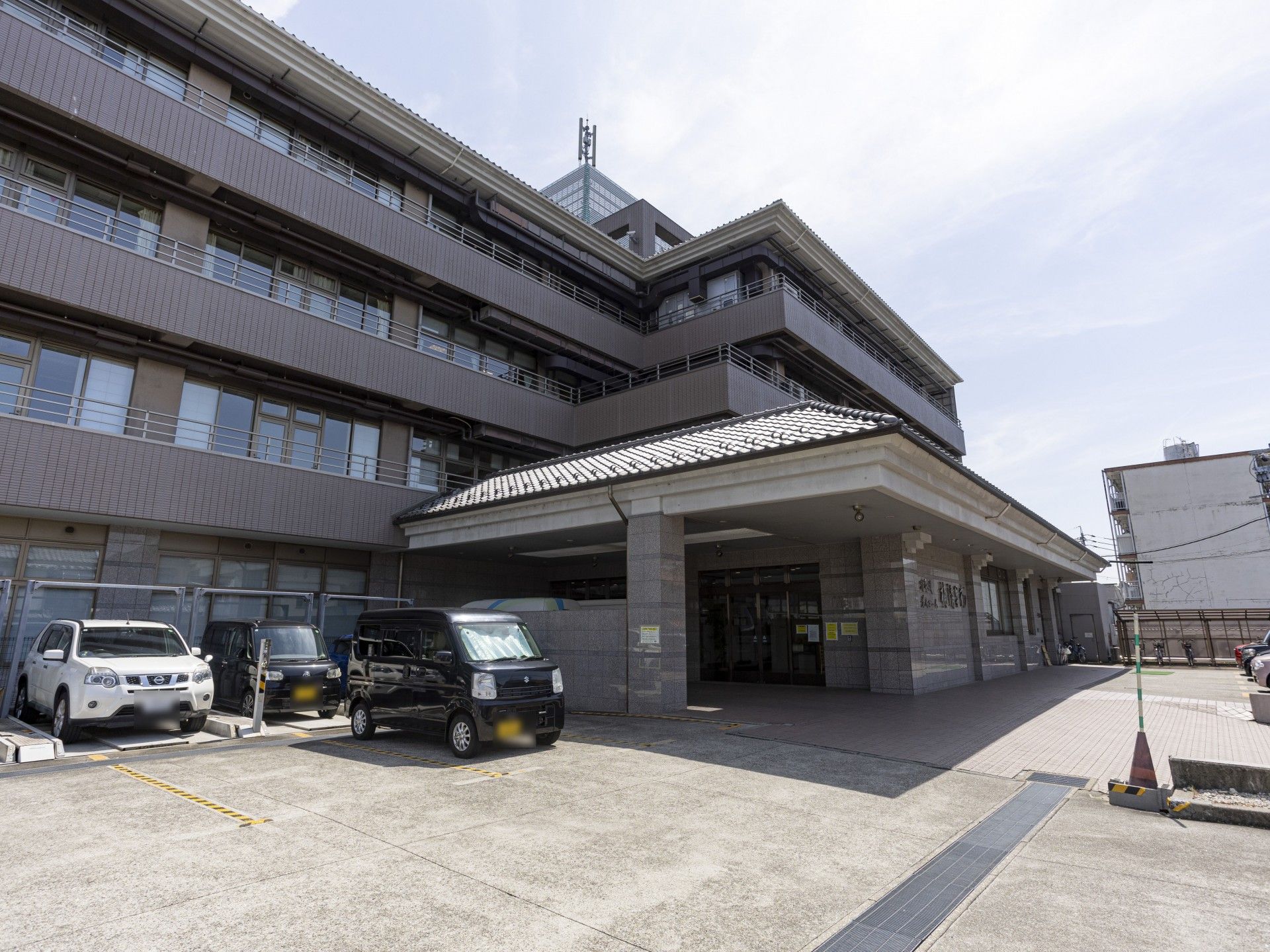エントランス前の駐車場