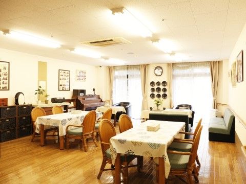 「ライフコミューン北鎌倉」リビング。共有スペースとしてお使いください。