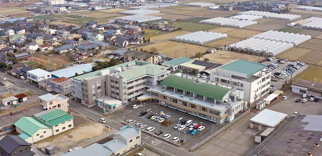 広々とした施設の全景