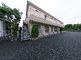 ゆったりとした駐車場の風景