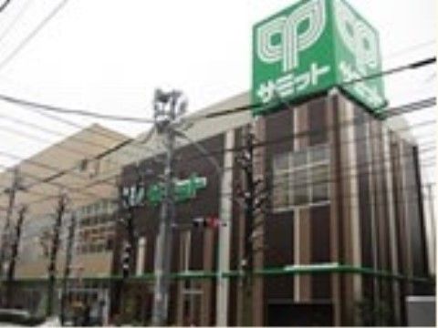 屋上には店名が書かれた緑色の表示があるので、見つけやすい。街中にあるので、お出かけの際に立ち寄ることができる。