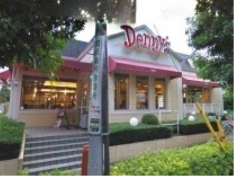施設の近くにはファミリーレストランがあり、季節ごとに特別メニューを提供している。ご家族での外食に利用できる。
