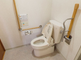 バリアフリー設計のトイレと浴室