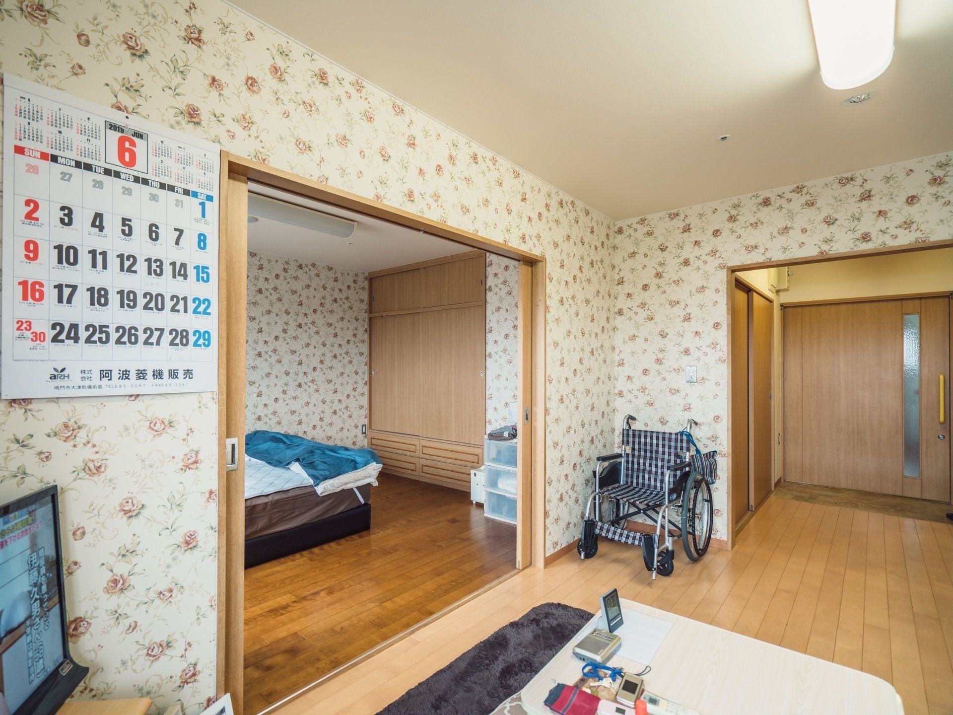 居室はいくつかのタイプが用意されている。写真の部屋は、リビングと寝室が分かれている構造となっている。