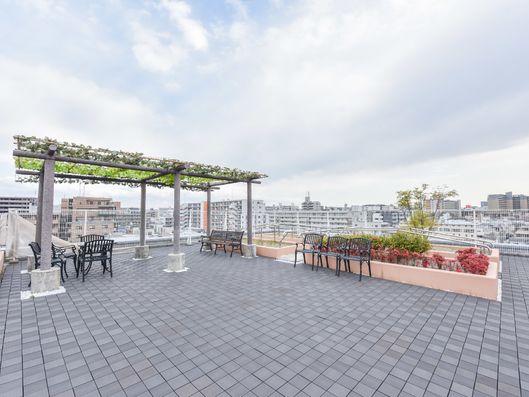 施設屋上庭園