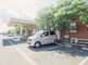 介護施設の駐車場と入口