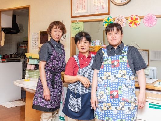 スタッフ