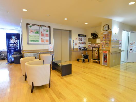 エレベーター前のホール