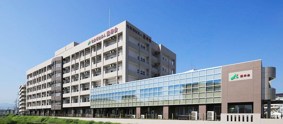 大きな建物の外観