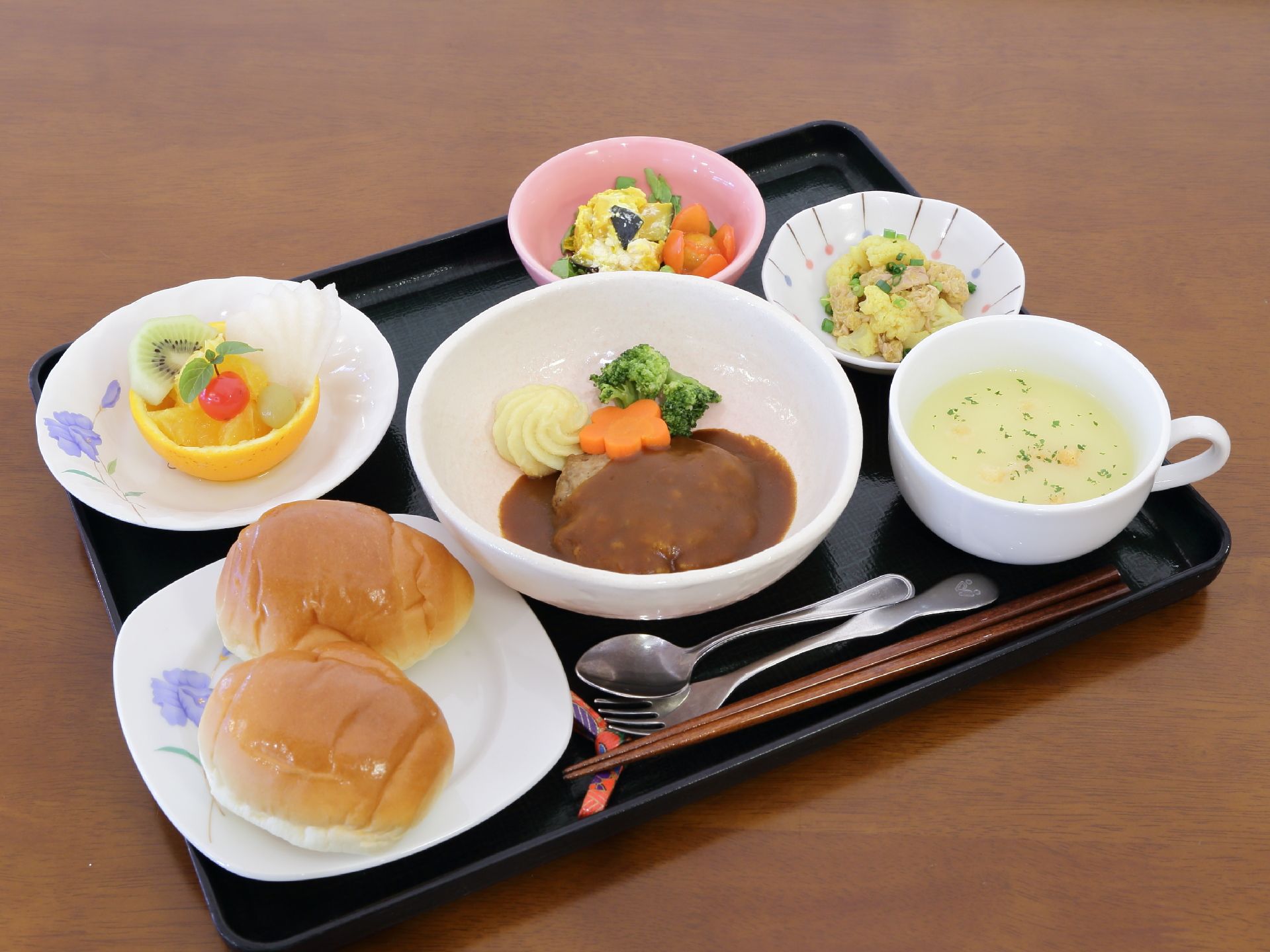 スタミナたっぷりの栄養管理されたお食事。