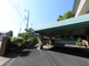 介護施設の外観と庭園